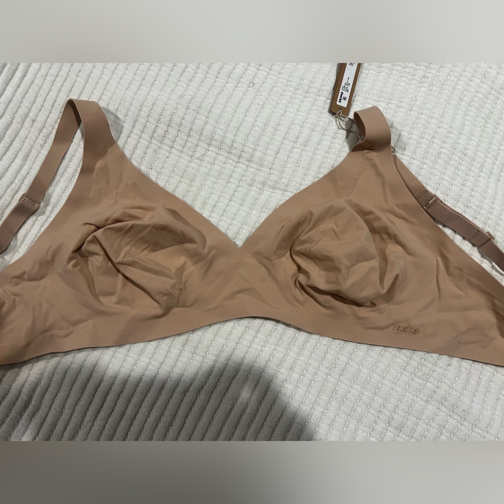 SKIMS naked plunge bra NWT L-DD